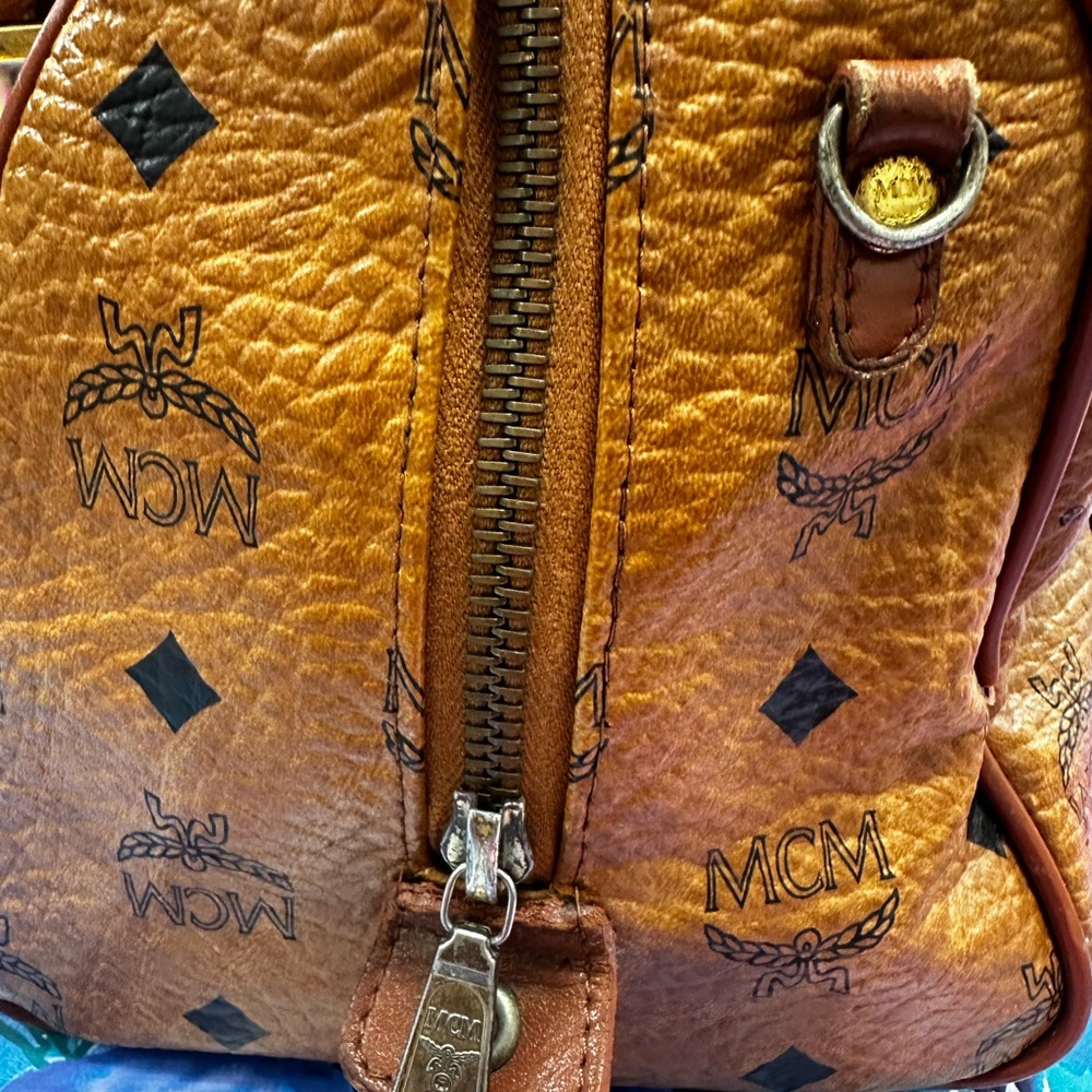 💛⚜️ MCM Hand Bag  Brown PVC⚜️💛 - Picture 7 of 8